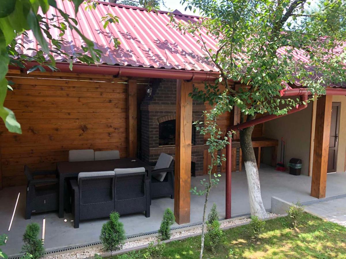 U Neli Hotel Solochin Exterior photo