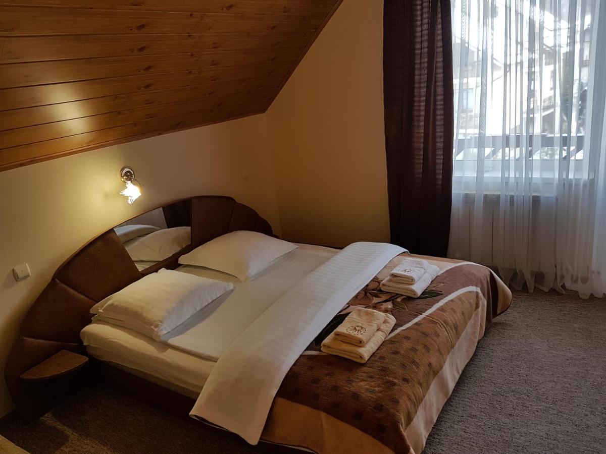 U Neli Hotel Solochin Exterior photo