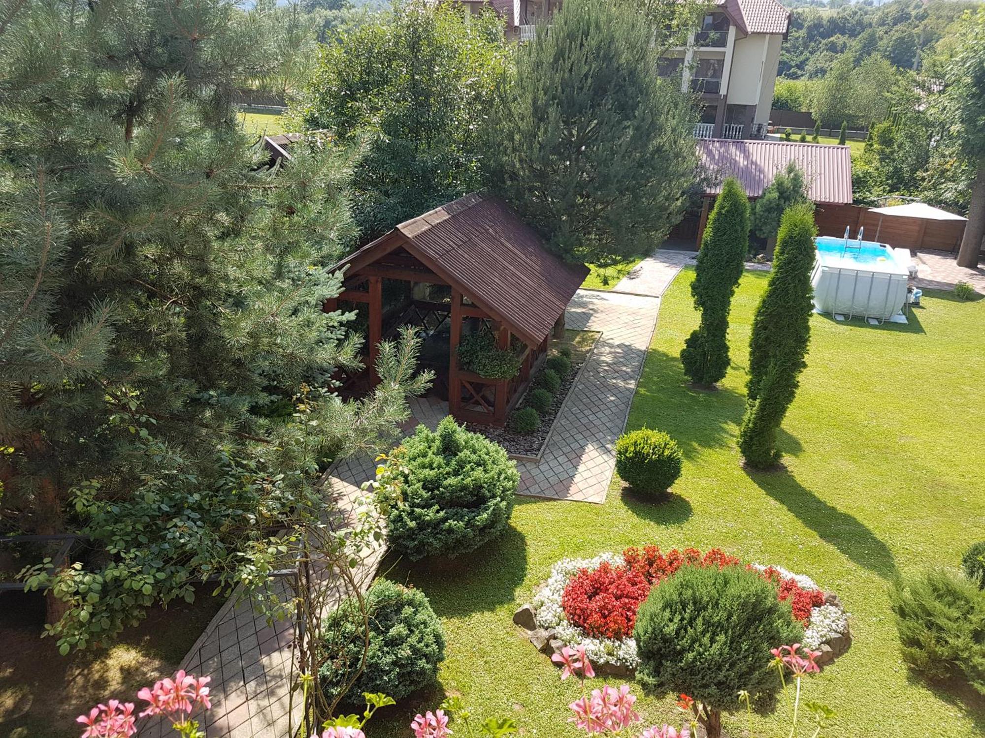 U Neli Hotel Solochin Exterior photo