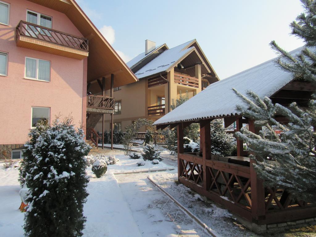 U Neli Hotel Solochin Exterior photo