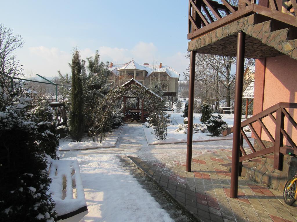 U Neli Hotel Solochin Exterior photo